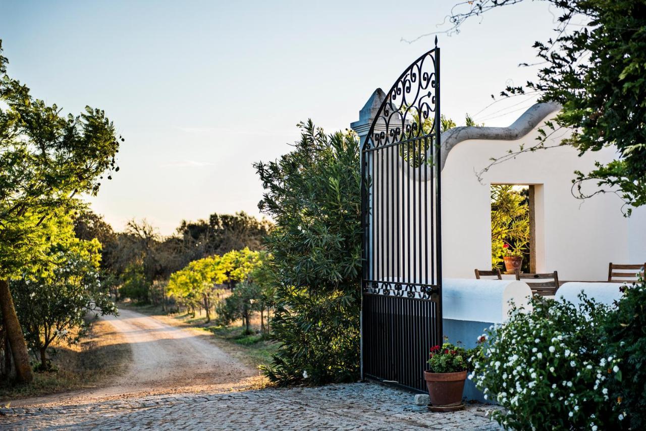 Herdade Dos Alfanges "The Barn" Viana do Alentejo Dış mekan fotoğraf